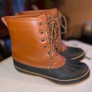 NWOT DUCK WINTER BOOTS